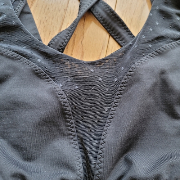 Lululemon Oxygen Mesh Polka Dotted Black Strappy Sports Bra High Support - Picture 2 of 8
